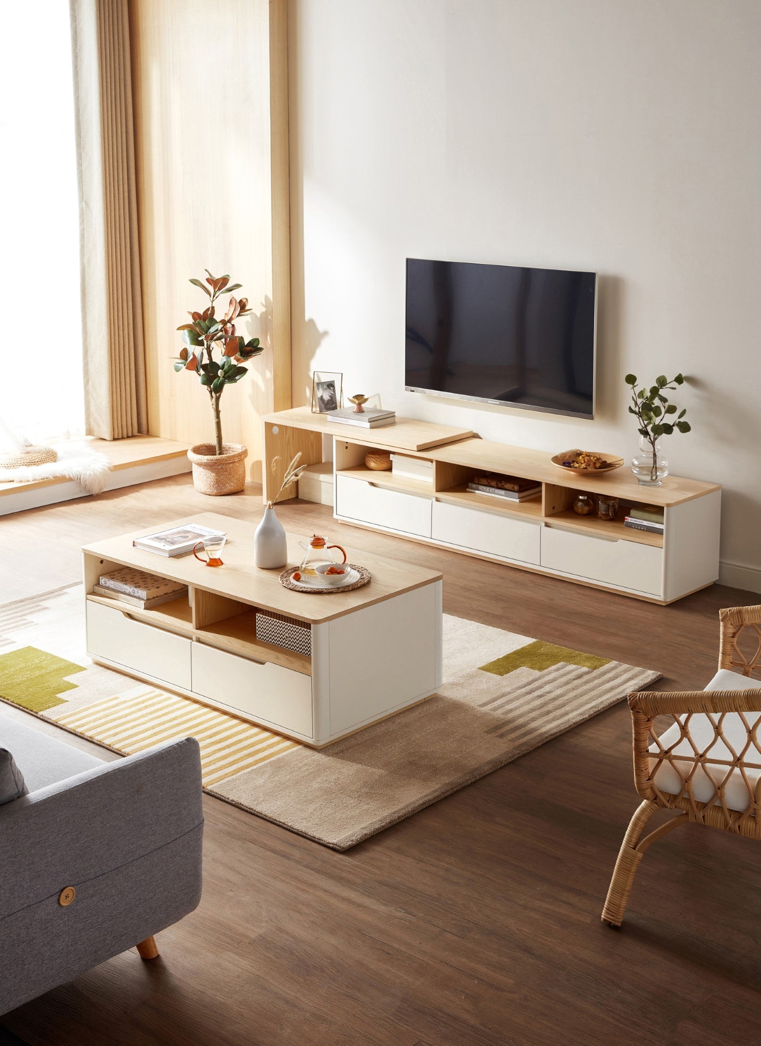 Westley Extendable 72-108" Media Unit