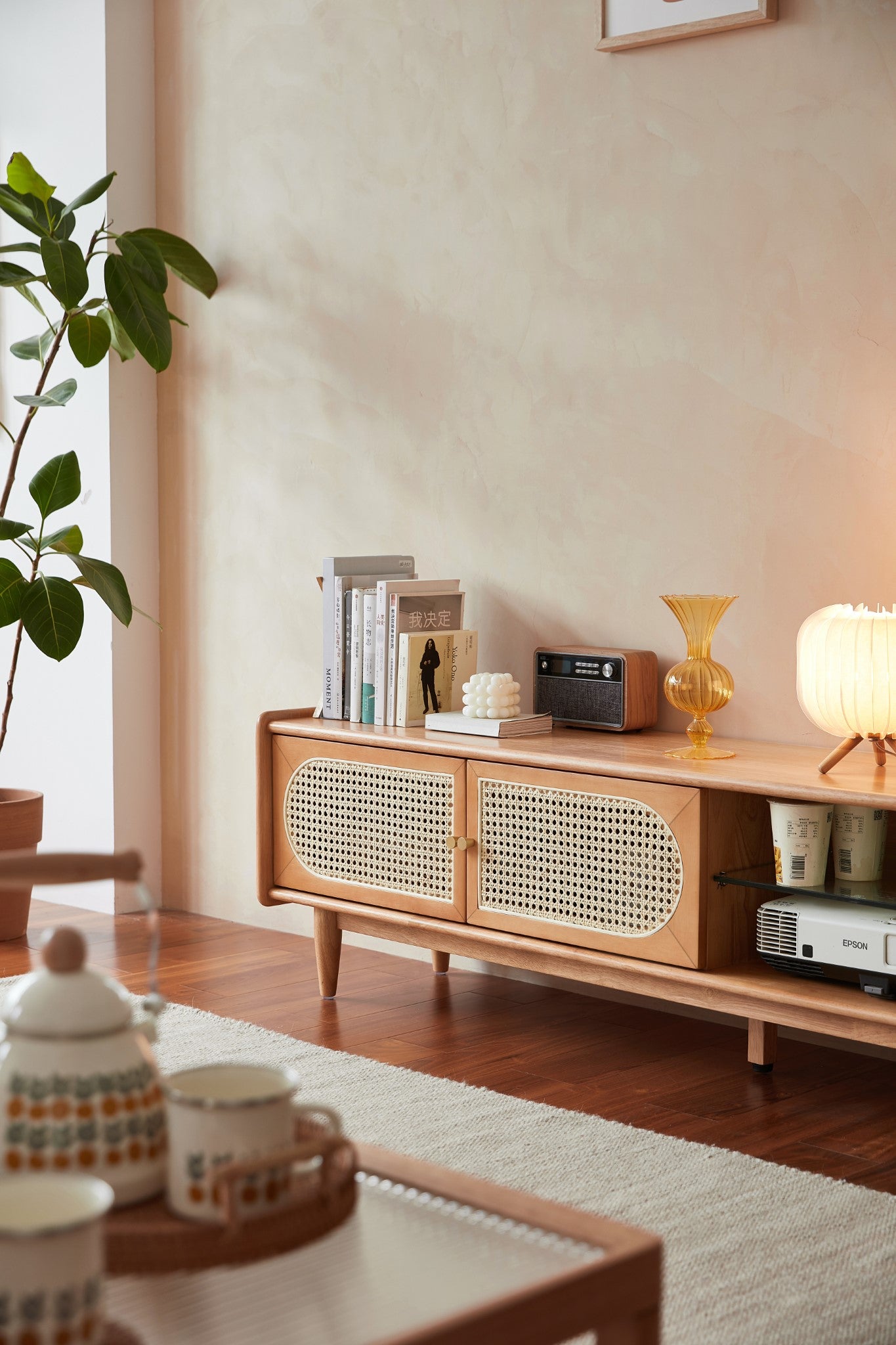 Lennon Media Unit