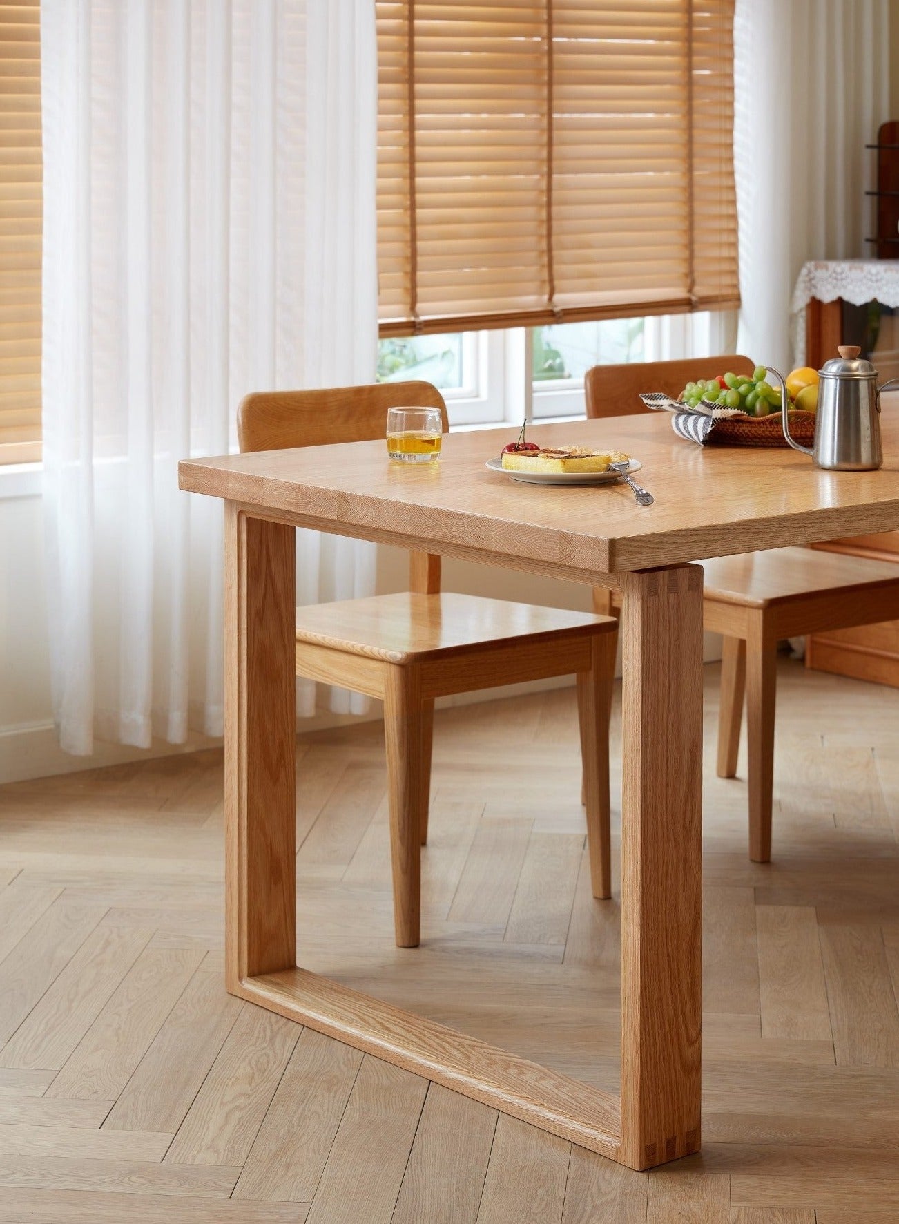 Elara Dining Table