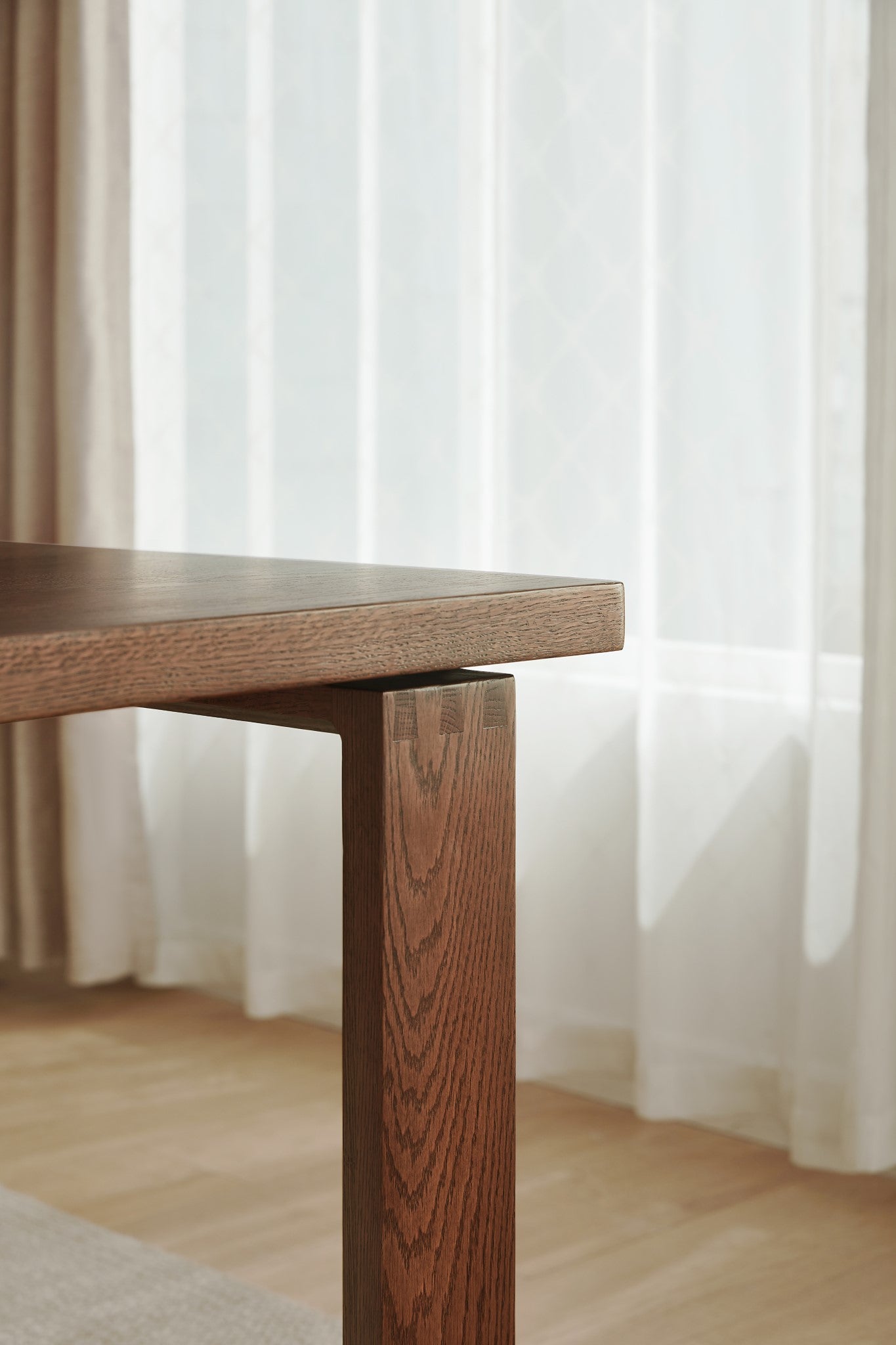 Elara Dining Table