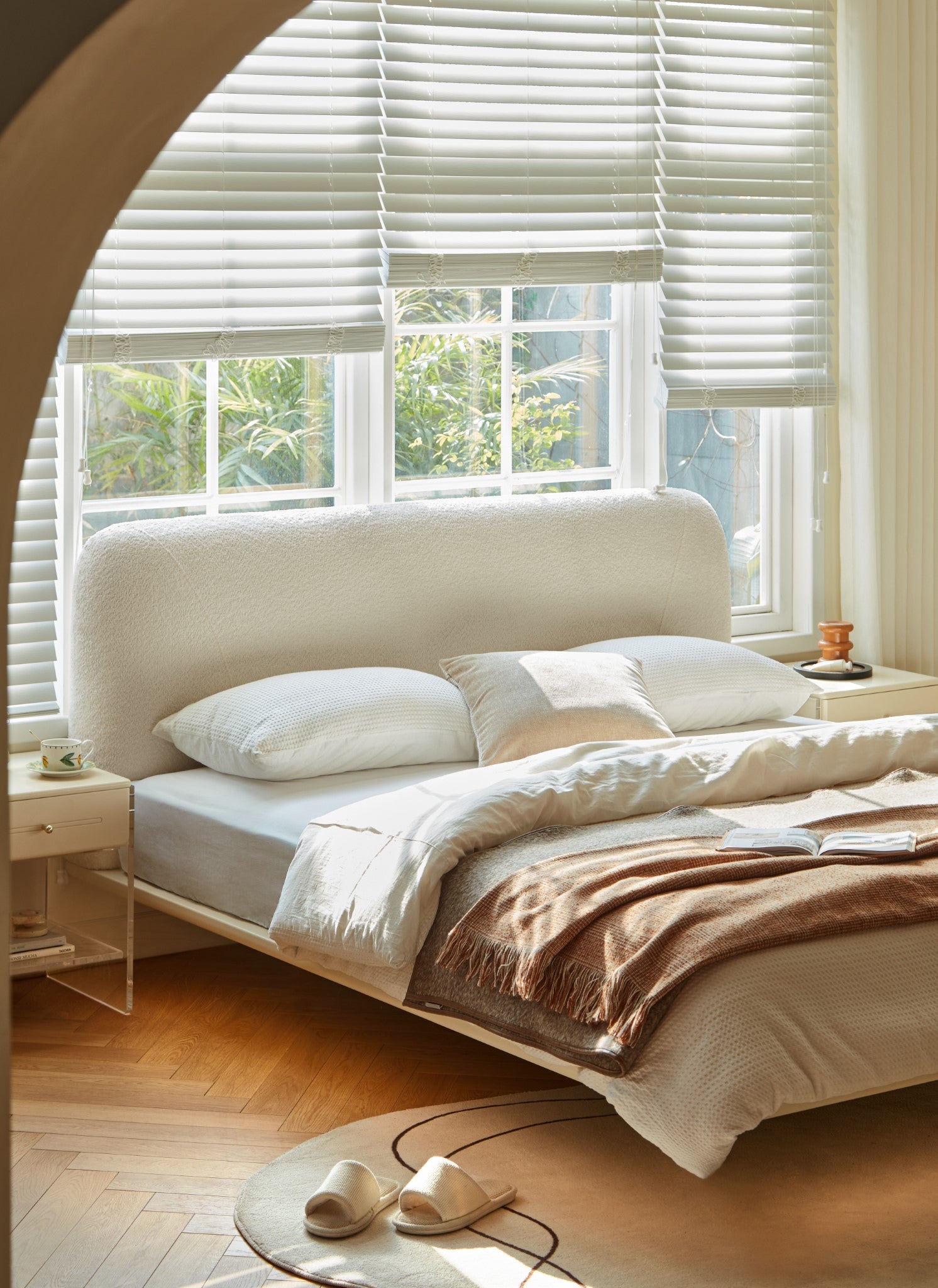 Aura Boucle Bed